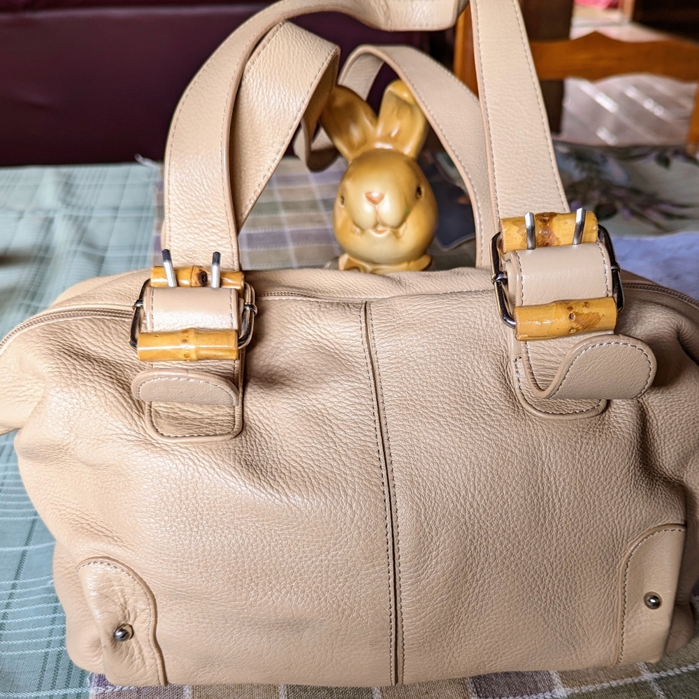 Stone Mountain Tan leather purse - Picture 3 of 11